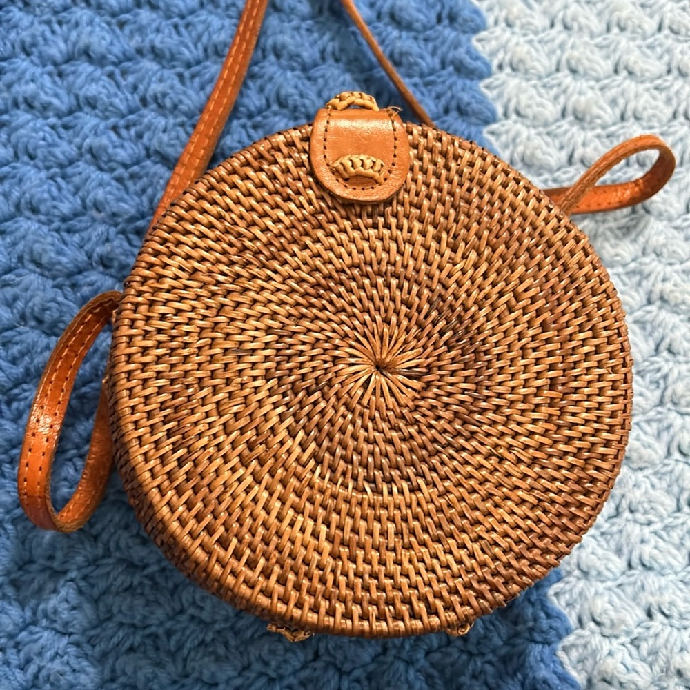 Woven circular basket bag, long strap